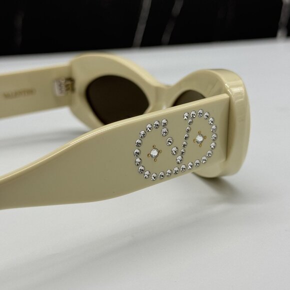 NEW VALENTINO VLS-178E IVORY WITH CRYSTAL SILVER OVAL SUNGLASSES VALENTINO - Picture 6 of 10